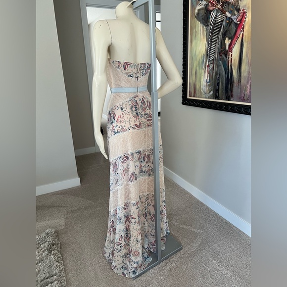 NEW BCBGMaxAzria “Elle” DewCombo Strapless Maxi Gown
Size 0 - Picture 7 of 15